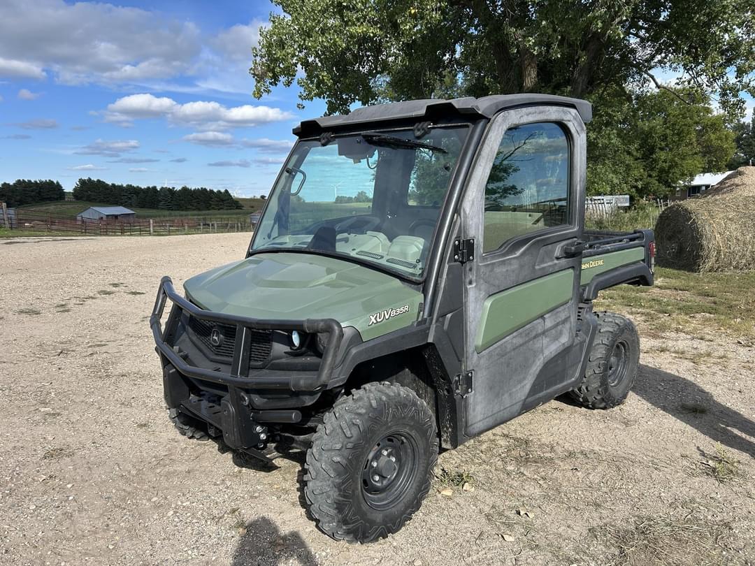 Image of John Deere XUV 835R Primary image