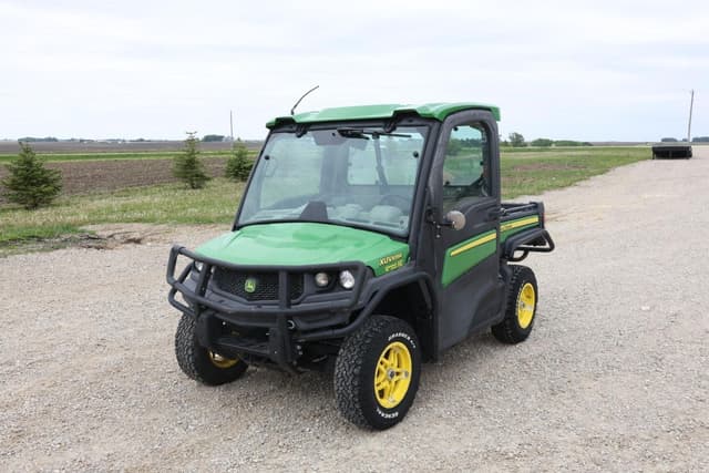 Image of John Deere Gator XUV 835R equipment image 1