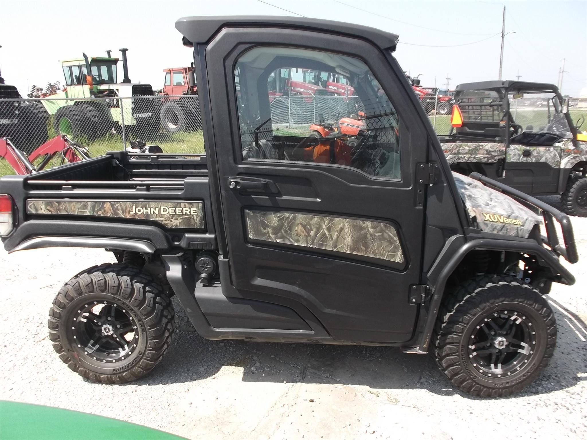 2018 John Deere XUV 865R Equipment Image0
