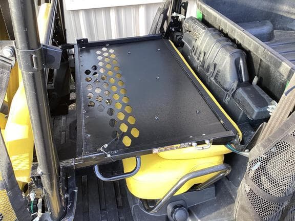 Image of John Deere XUV 560E S4 equipment image 4