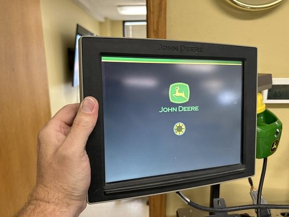 Image of John Deere Gen 4 Extended Monitor Image 0
