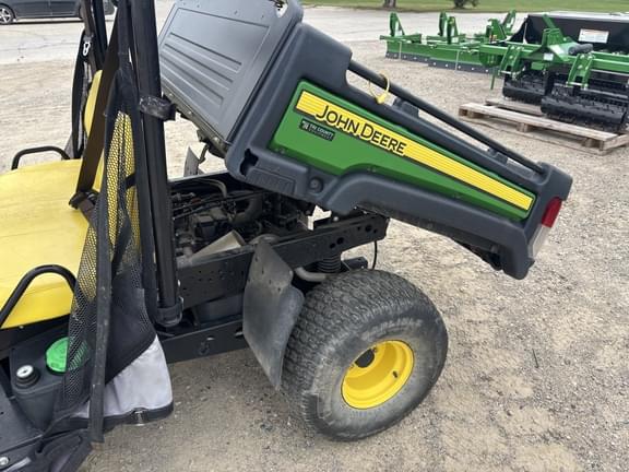 Image of John Deere HPX815E equipment image 1