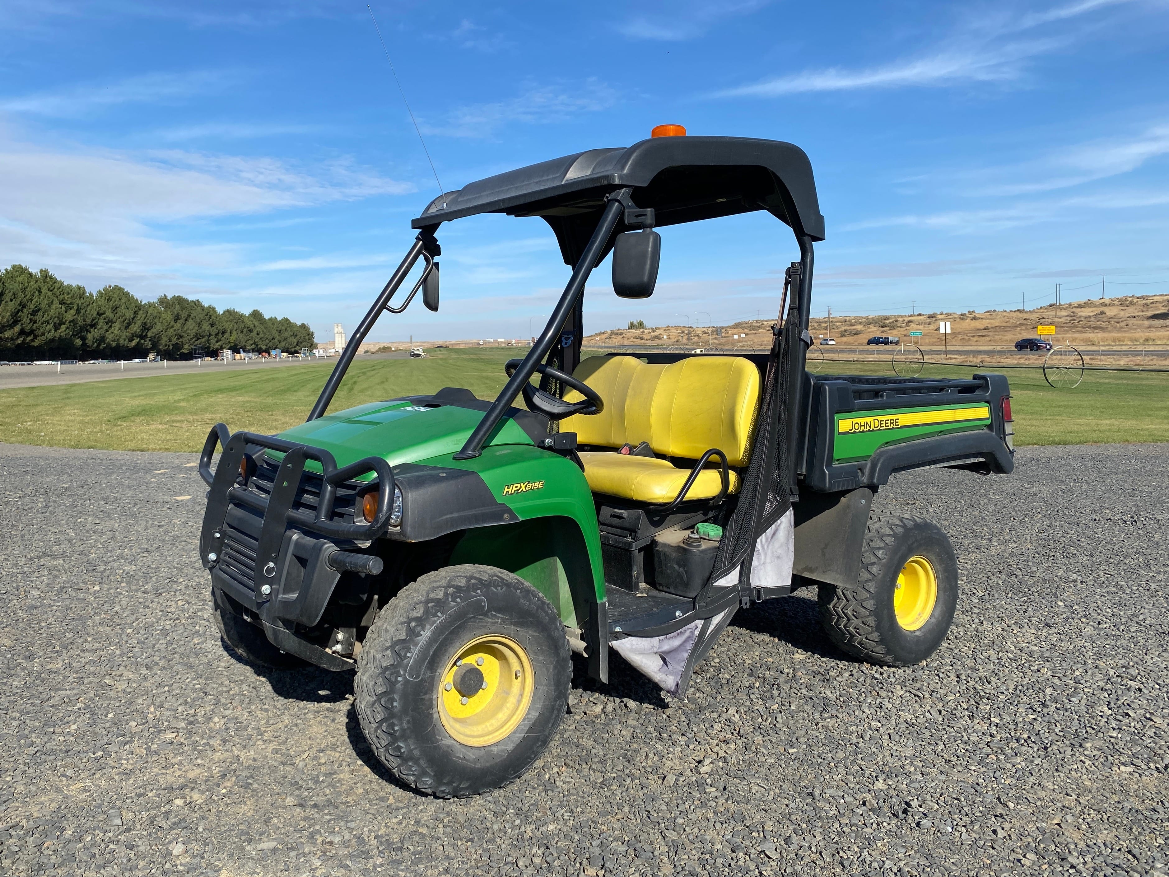 2018 John Deere HPX815E Equipment Image0