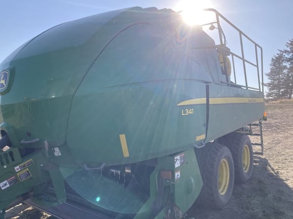 2018 John Deere L341 Equipment Image0