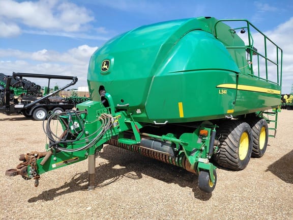 2018 John Deere L341 Equipment Image0