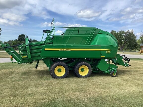 2021 John Deere L341 Equipment Image0