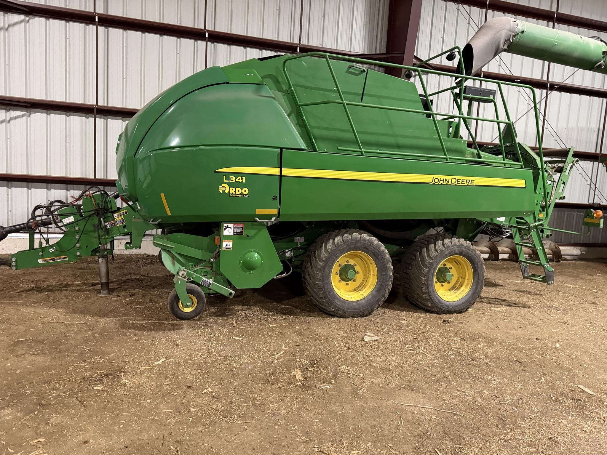 2018 John Deere L341 Equipment Image0