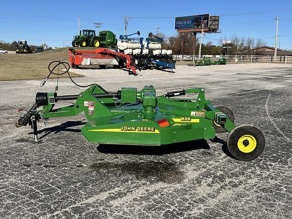 Image of John Deere MX8 equipment image 1