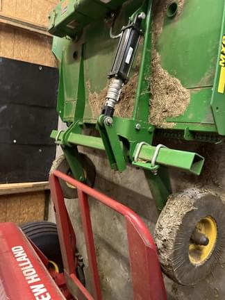 Image of John Deere MX8 equipment image 3