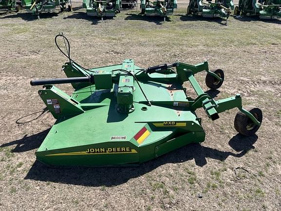 Image of John Deere MX8 equipment image 1