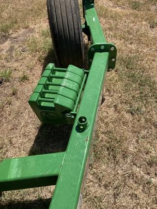 Image of John Deere R310 equipment image 3