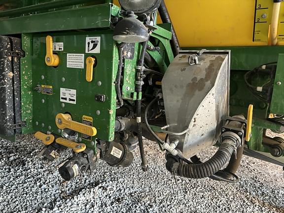 Image of John Deere R4023 equipment image 3