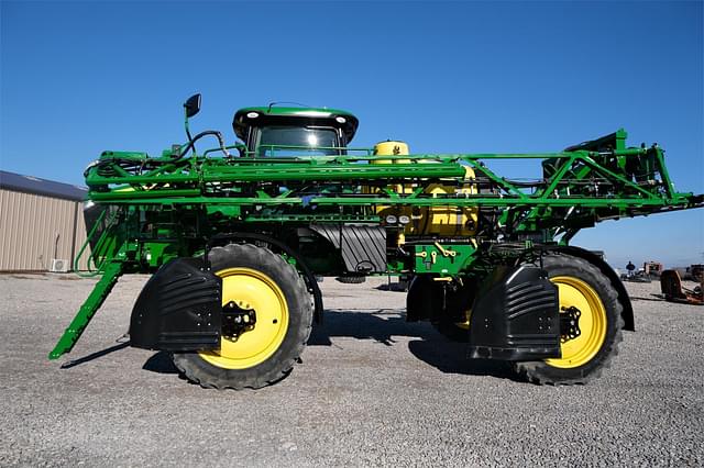 Image of John Deere R4030 equipment image 2