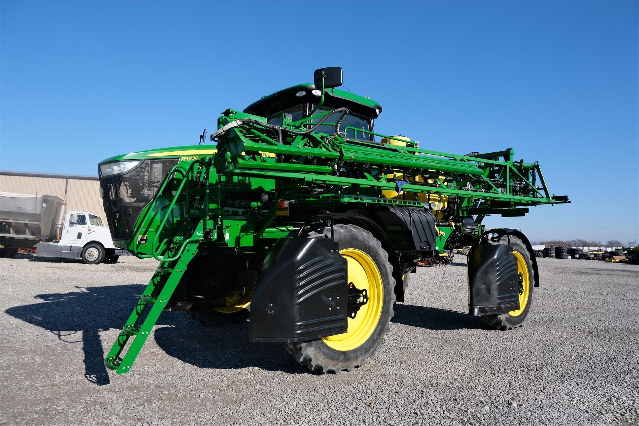2018 John Deere R4030 Equipment Image0