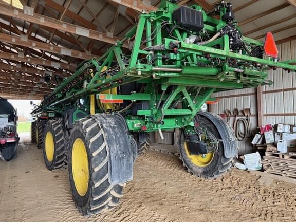 Image of John Deere R4030 equipment image 4