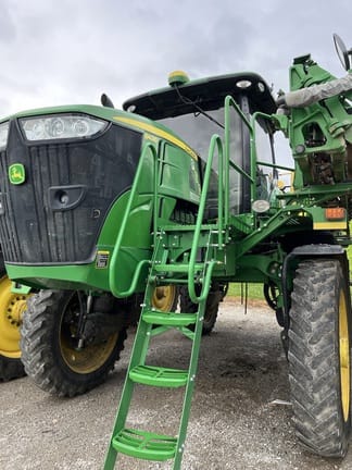 2018 John Deere R4030 Equipment Image0