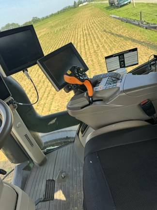 Image of John Deere R4030 equipment image 4