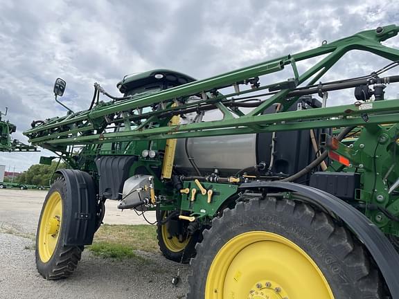 Image of John Deere R4030 equipment image 2