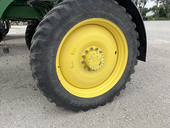 Image of John Deere R4030 equipment image 4