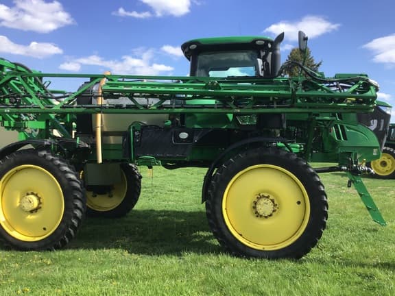 Image of John Deere R4030 equipment image 4