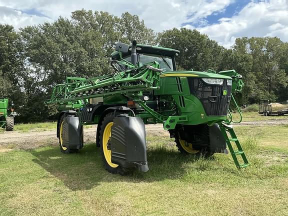 Image of John Deere R4030 equipment image 1