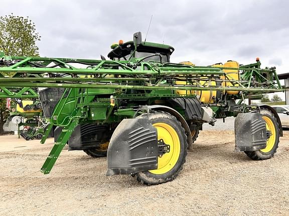 Image of John Deere R4030 equipment image 2