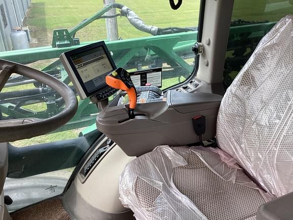 Image of John Deere R4030 equipment image 4