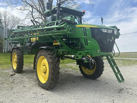 Image of John Deere R4030 equipment image 4
