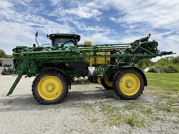 Image of John Deere R4030 equipment image 1