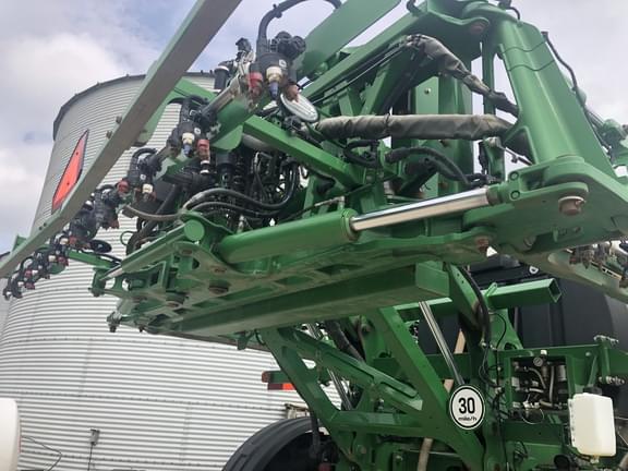 Image of John Deere R4030 equipment image 4