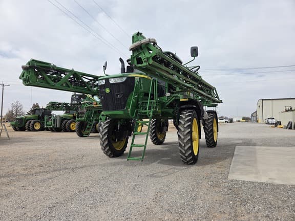 Image of John Deere R4030 equipment image 2