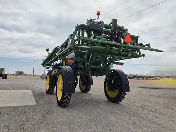 Image of John Deere R4030 equipment image 4