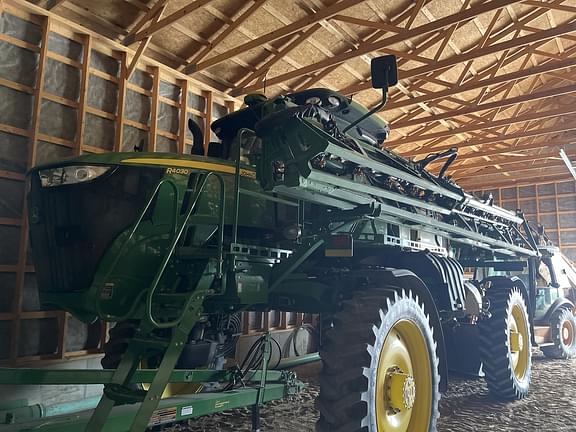 Image of John Deere R4030 equipment image 3