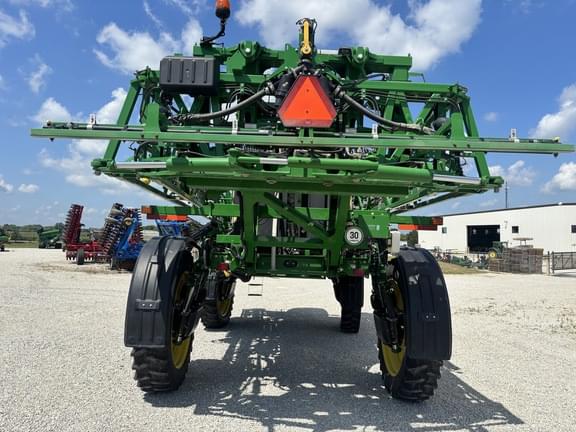Image of John Deere R4030 equipment image 3