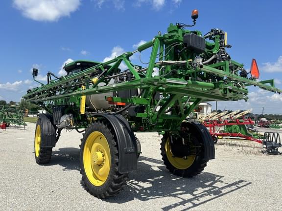 Image of John Deere R4030 equipment image 2
