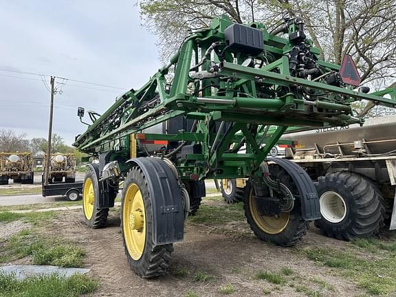 Image of John Deere R4030 equipment image 3