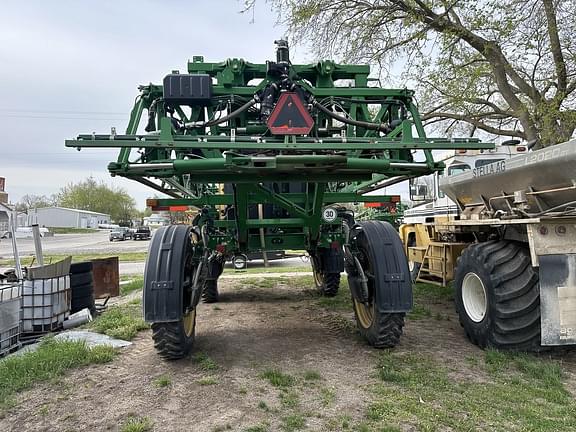 Image of John Deere R4030 equipment image 4