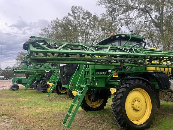 Image of John Deere R4030 equipment image 2