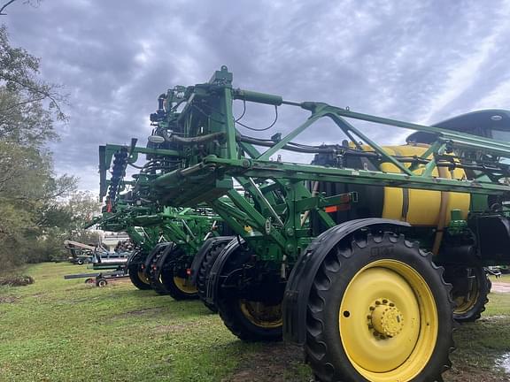 Image of John Deere R4030 equipment image 4