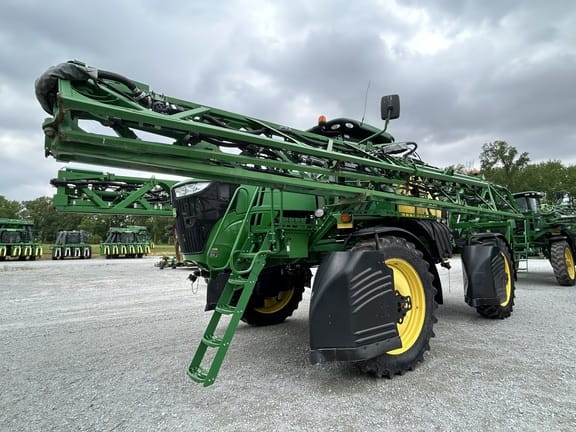 2018 John Deere R4030 Equipment Image0