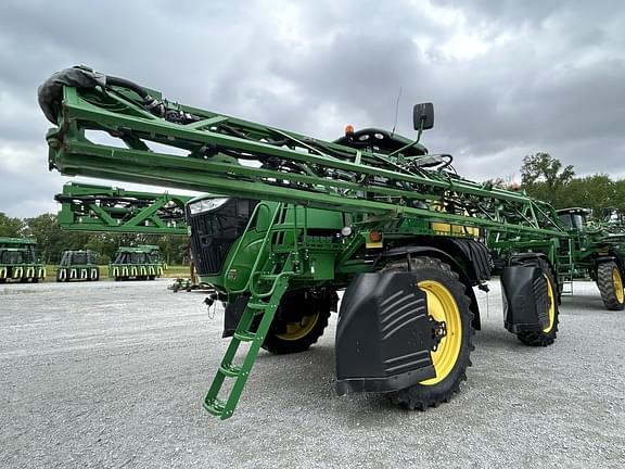Image of John Deere R4030 equipment image 1