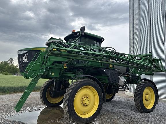 Image of John Deere R4030 equipment image 1