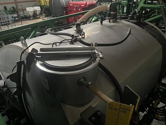 Image of John Deere R4030 equipment image 4