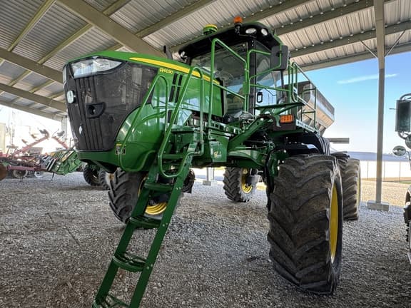 Image of John Deere R4030 equipment image 2