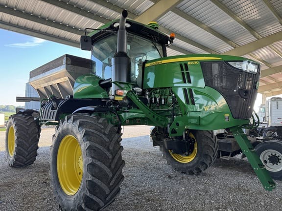 2018 John Deere R4030 Equipment Image0