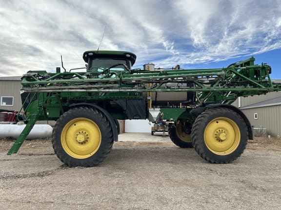 Image of John Deere R4038 equipment image 1