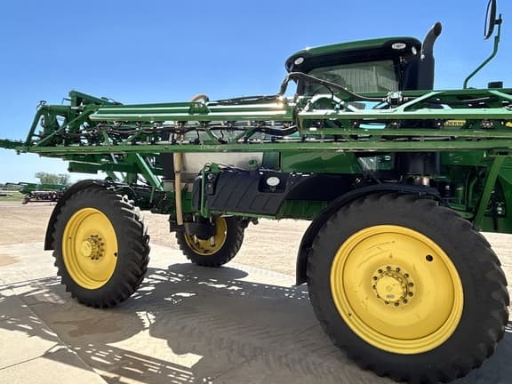 Image of John Deere R4038 equipment image 4