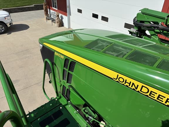 Image of John Deere R4038 equipment image 1