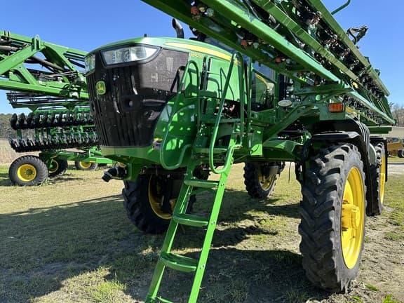 Image of John Deere R4038 equipment image 1