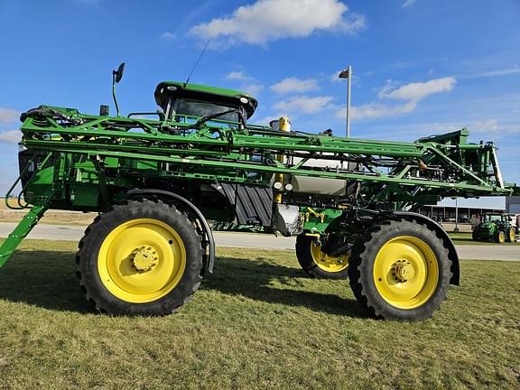 Image of John Deere R4038 equipment image 2